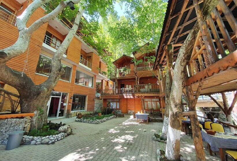 Kapuzbasi Selalesi Sahin Motel