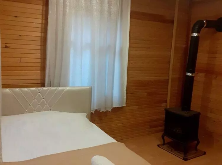 Kapuzbasi Selalesi Sahin Motel