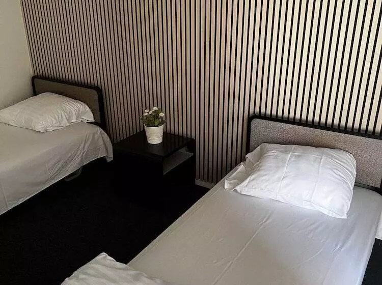 ペンション Skuldelev Kro