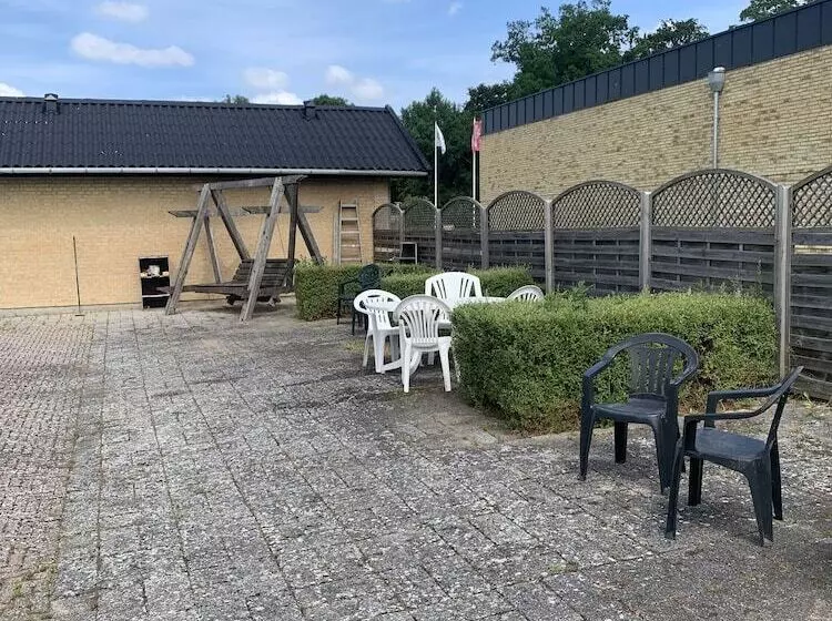 ペンション Skuldelev Kro