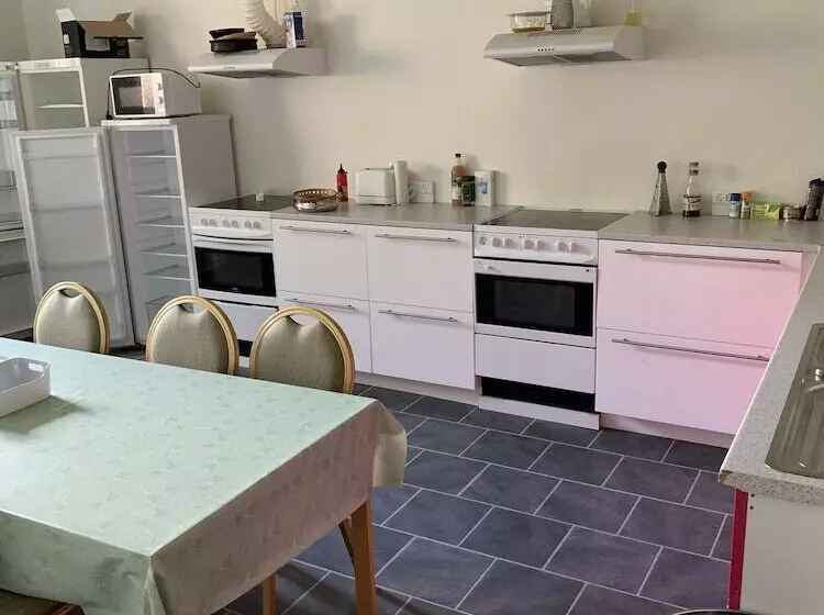 ペンション Skuldelev Kro