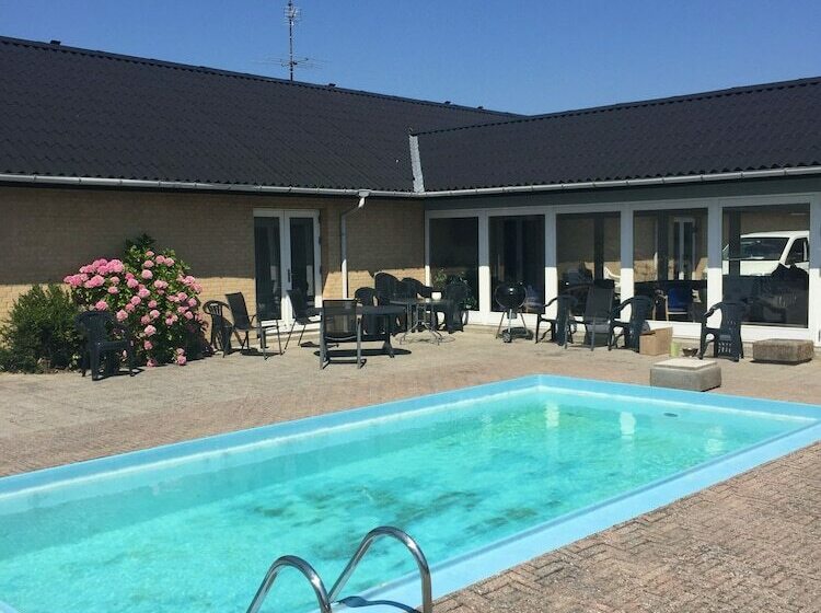 펜션 Skuldelev Kro