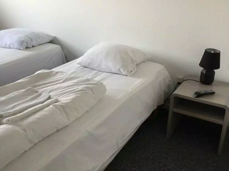 ペンション Skuldelev Kro