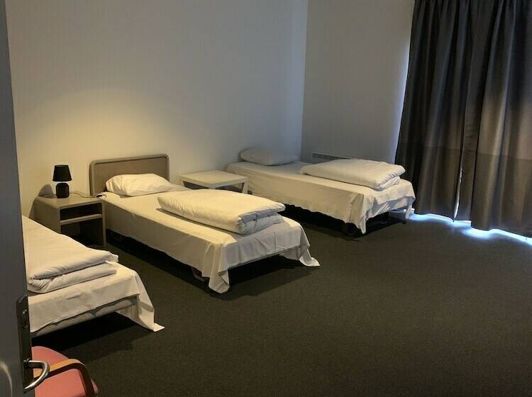 펜션 Skuldelev Kro