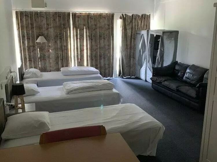 ペンション Skuldelev Kro