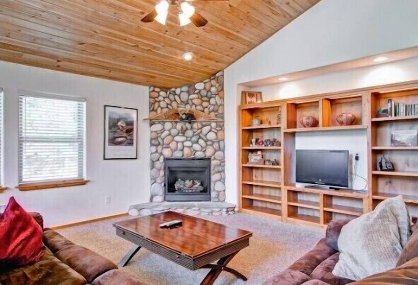 Scenic Wonders Bear Den 5 Bedrooms