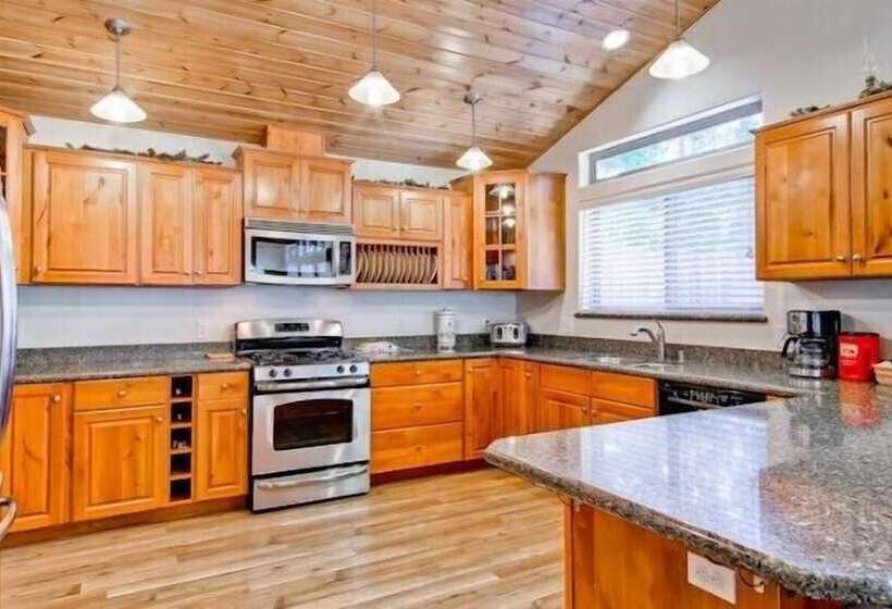 Scenic Wonders Bear Den 5 Bedrooms