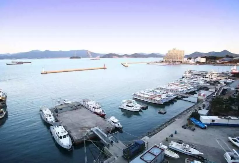Bay Condo Hotel Tongyeong