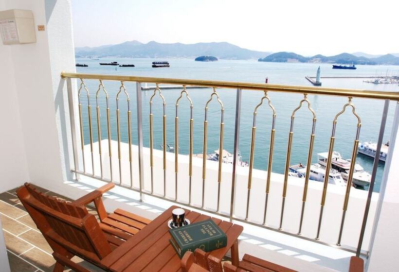 Bay Condo Hotel Tongyeong