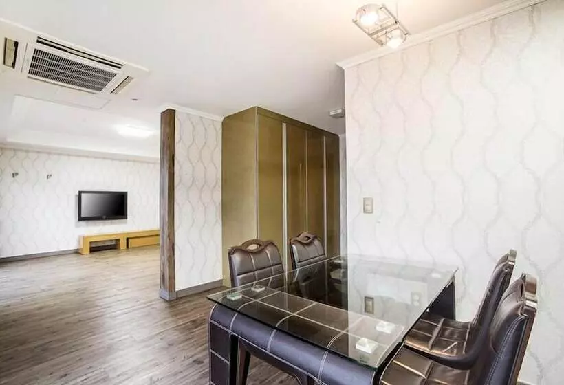 Bay Condo Hotel Tongyeong