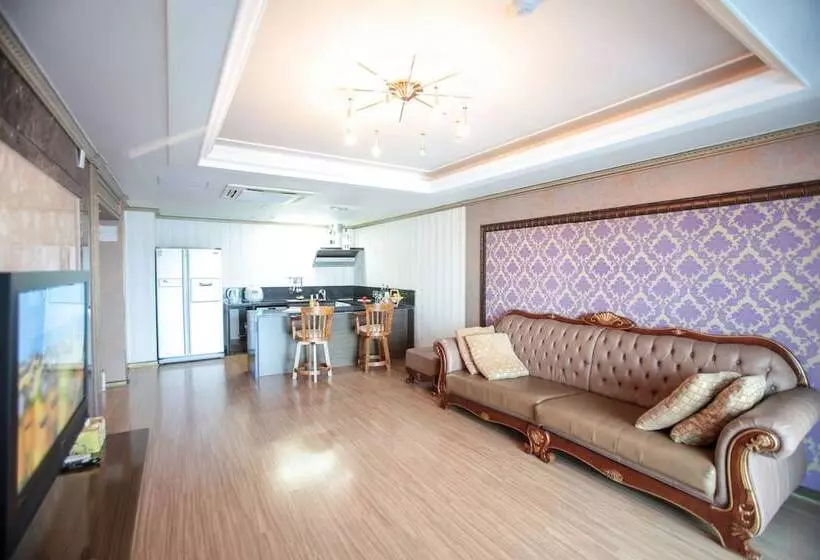 Bay Condo Hotel Tongyeong