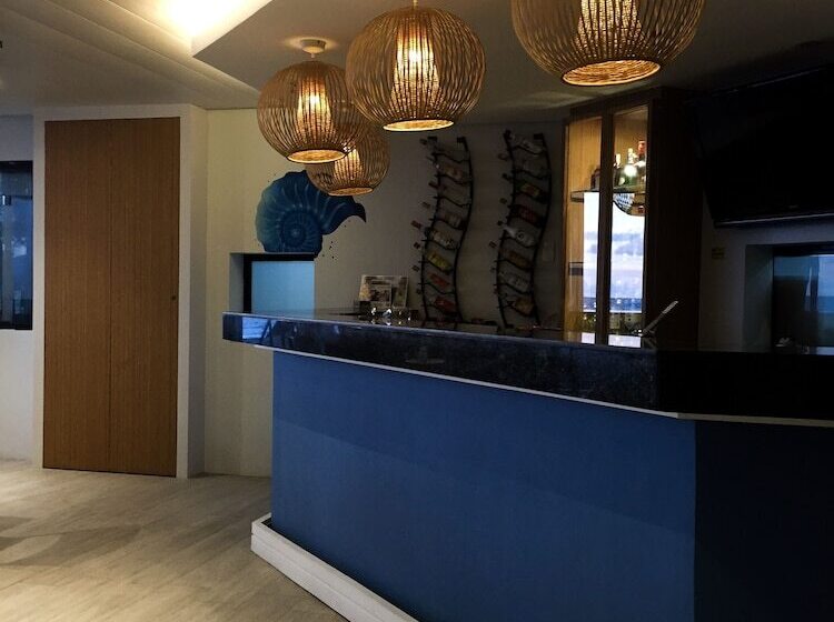 ホテル 357 Boracay Resort