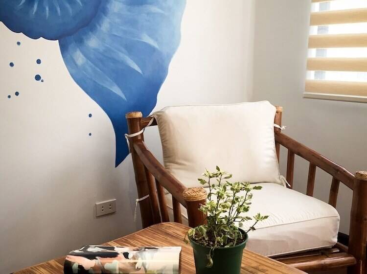 ホテル 357 Boracay Resort