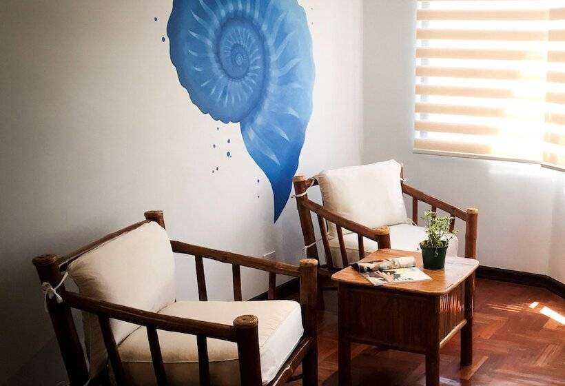 ホテル 357 Boracay Resort