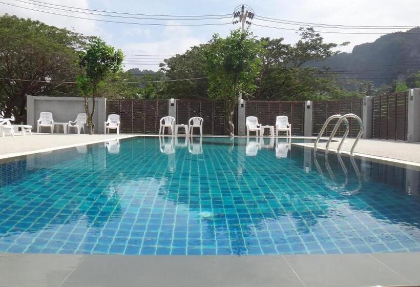 בית מלון כפרי Ao Nang Miti Resort