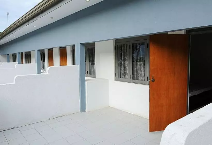 בית מלון כפרי Don S Beach