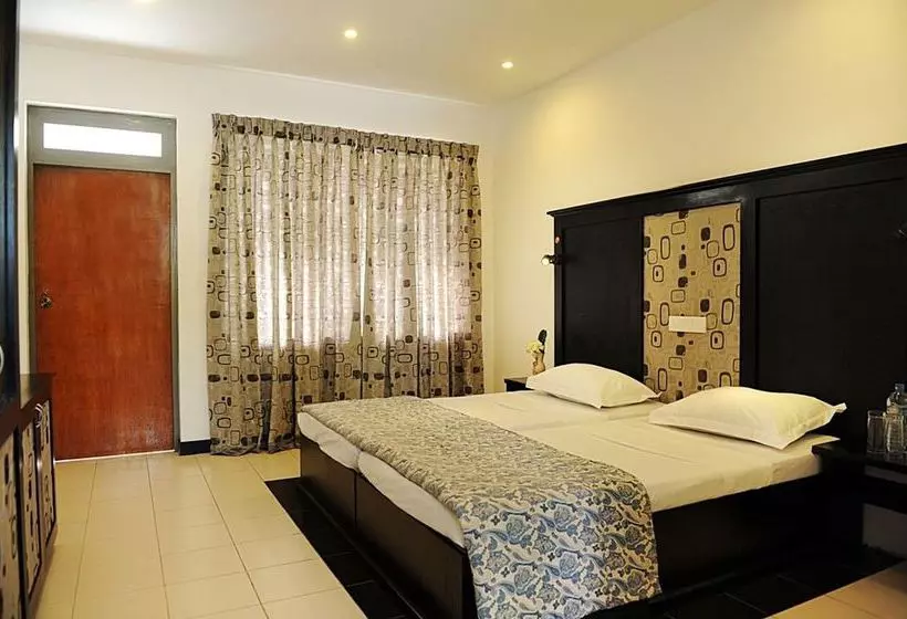 בית מלון כפרי Don S Beach