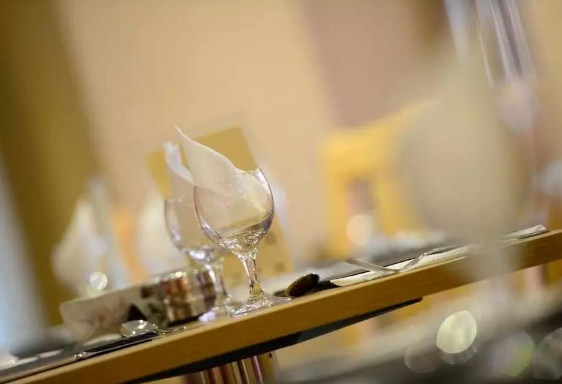 Hotel Four Saints Brig Y Don