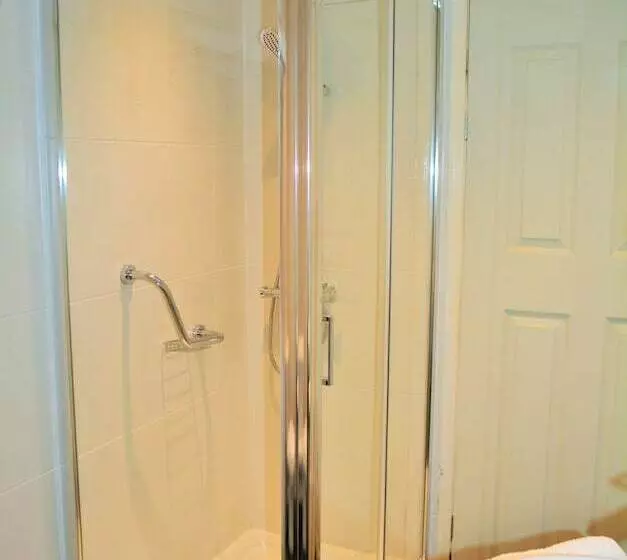 Hotel Four Saints Brig Y Don