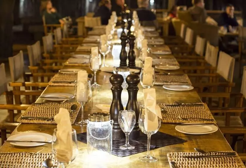 فندق Honeyguide Ranger Camp