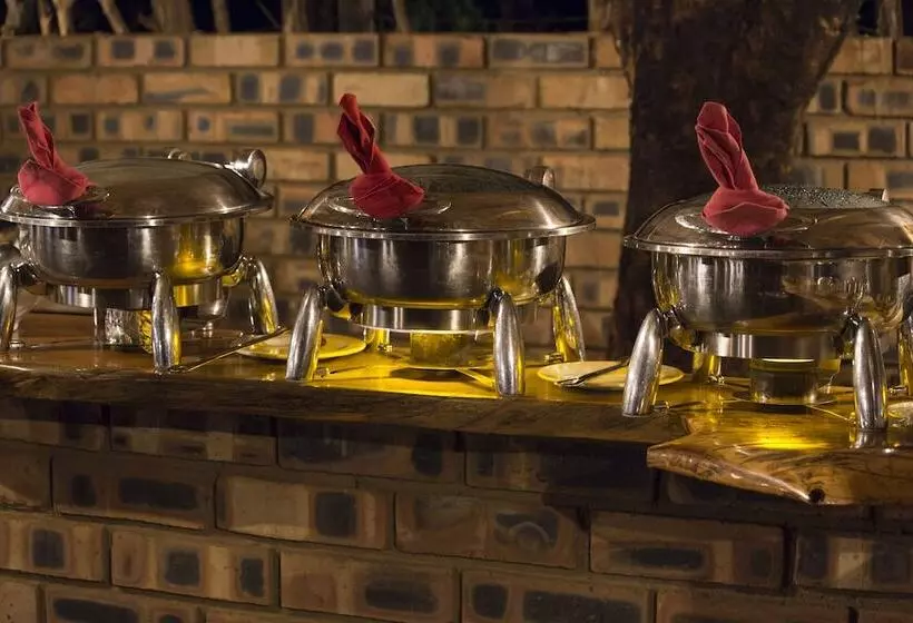 فندق Honeyguide Ranger Camp