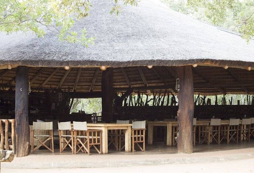 בית מלון כפרי Honeyguide Ranger Camp