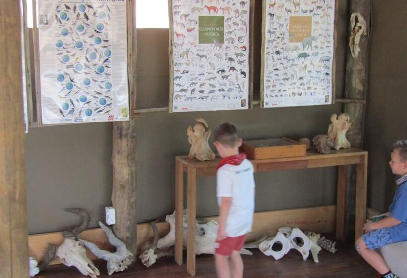 בית מלון כפרי Honeyguide Ranger Camp