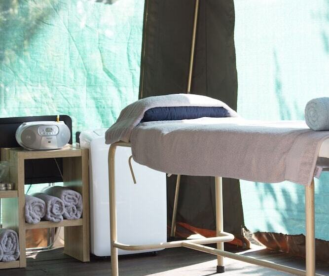 בית מלון כפרי Honeyguide Ranger Camp