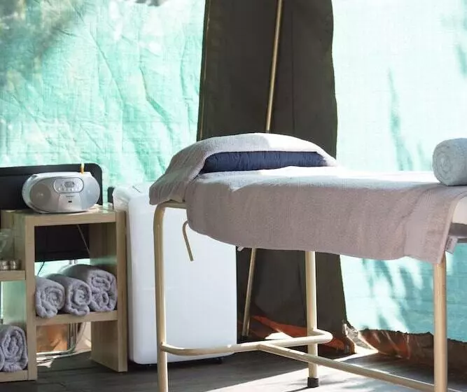 فندق Honeyguide Ranger Camp