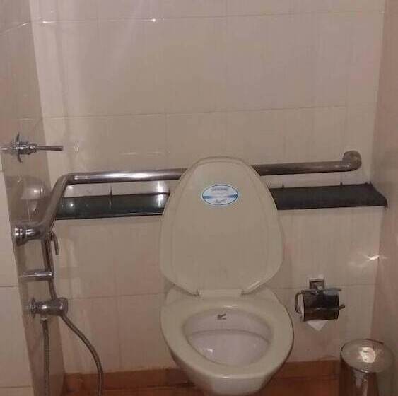 בית מלון כפרי Kanoos Residency