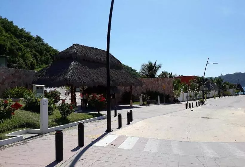 هتل La Quinta Gran Bahía, Cuastecomates   Todo Incluido