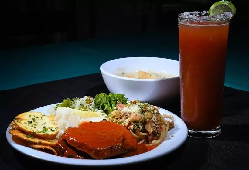 هتل La Quinta Gran Bahía, Cuastecomates   Todo Incluido