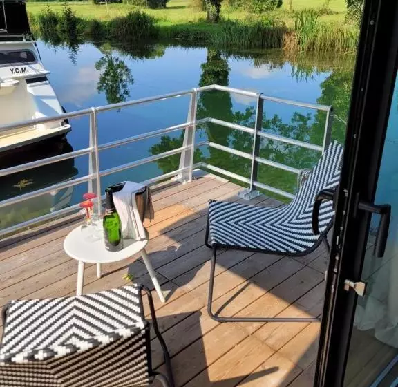 هتل La Vinaigrerie Logis