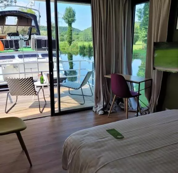 هتل La Vinaigrerie Logis