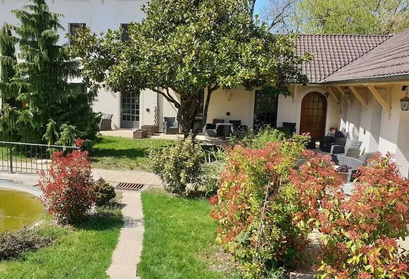 هتل La Vinaigrerie Logis