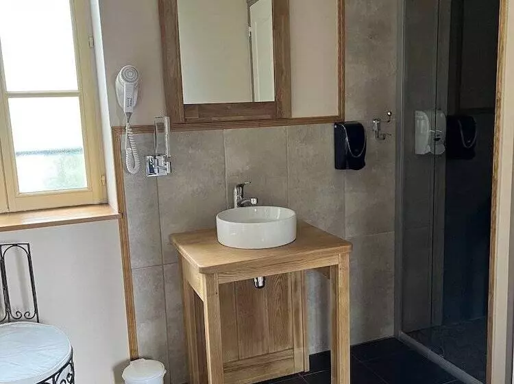 هتل La Vinaigrerie Logis