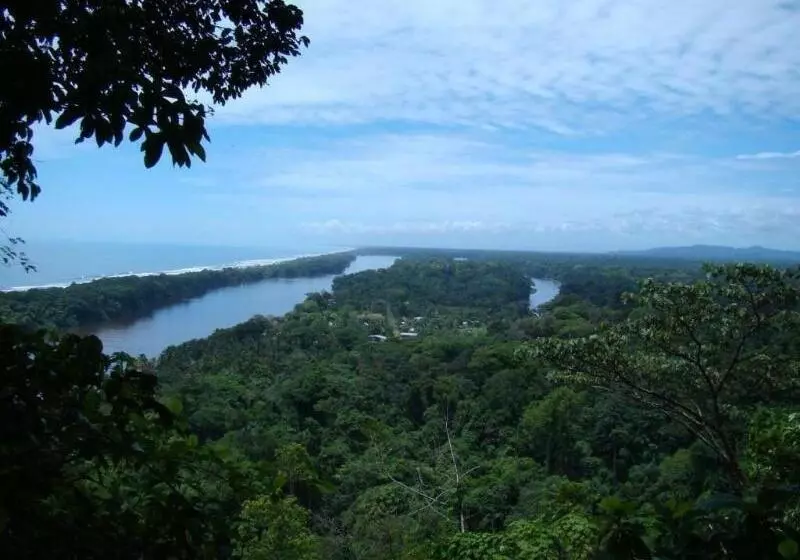 Hotel Miss Junies Lodge