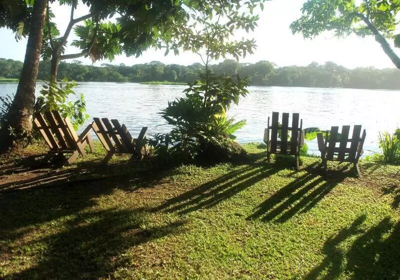 Hotel Miss Junies Lodge