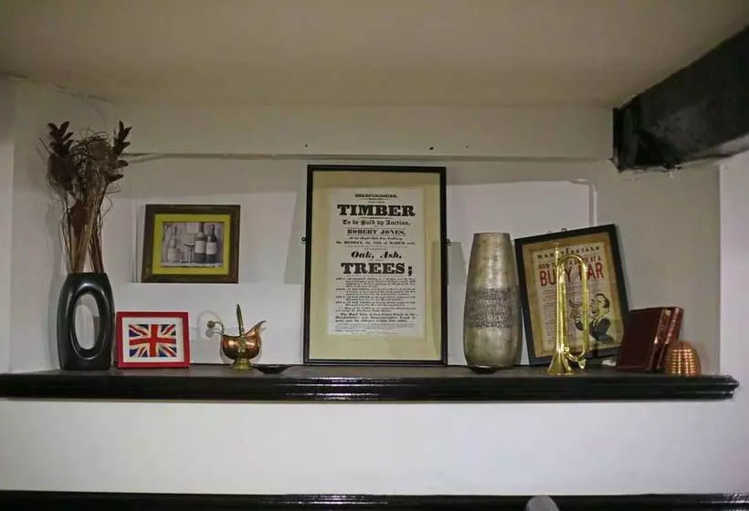 בית מלון כפרי Royal Oak