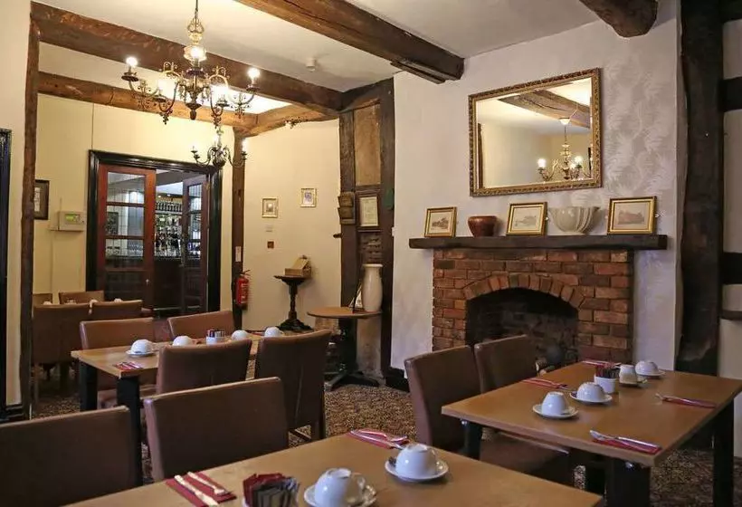 בית מלון כפרי Royal Oak