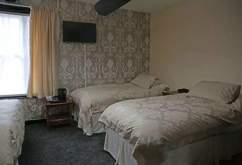 בית מלון כפרי Royal Oak