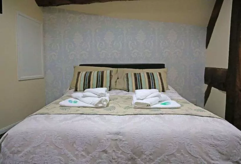 בית מלון כפרי Royal Oak