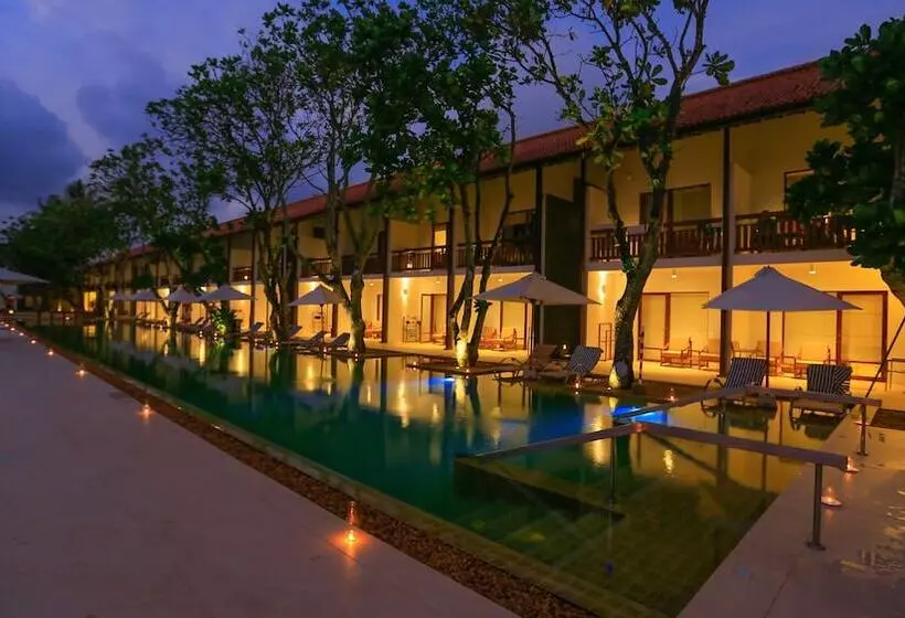 Pandanus Beach Resort & Spa