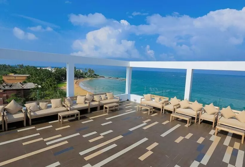 Pandanus Beach Resort & Spa