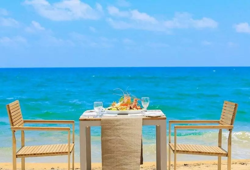 Pandanus Beach Resort & Spa