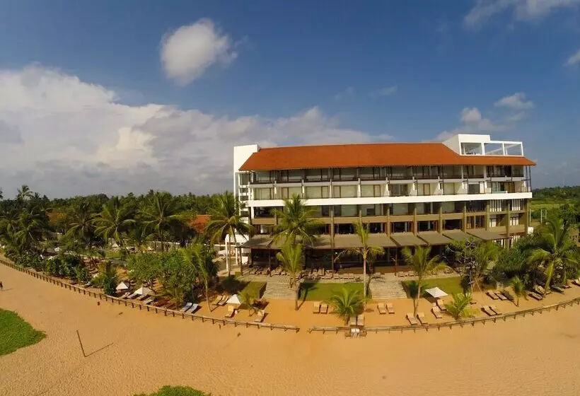 Pandanus Beach Resort & Spa