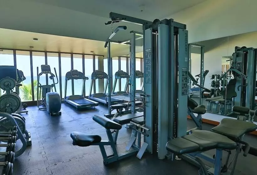 Pandanus Beach Resort & Spa