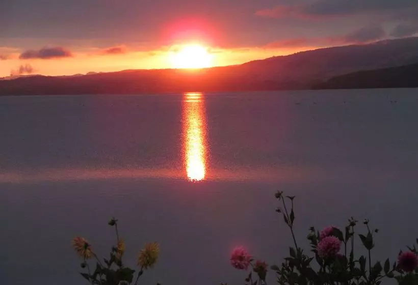 펜션 Nicara Lakeside Lodge