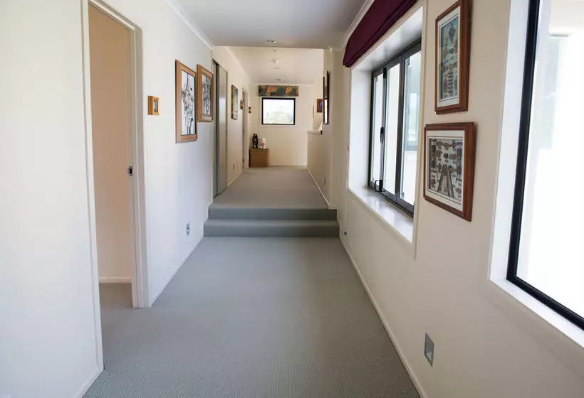 펜션 Nicara Lakeside Lodge