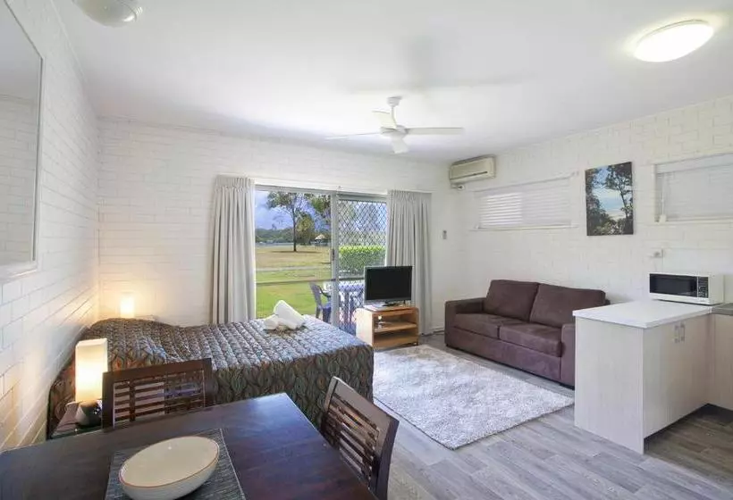 汽车旅馆  Regency Waterfront Noosa